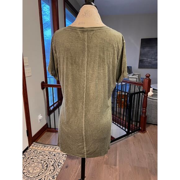 Love 8 3 Women's V Neck Green/Gray Shirt Rayon Spandex Size M EUC - Picture 4 of 6